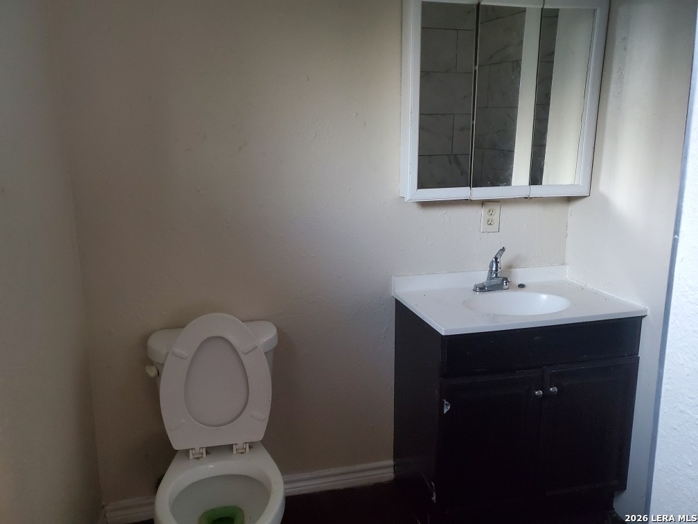 308 Kelly Lane Baytown, TX 77521 - Photo 7 of 20