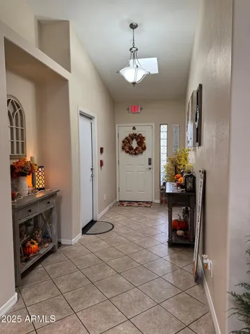 a view of livingroom with furniture