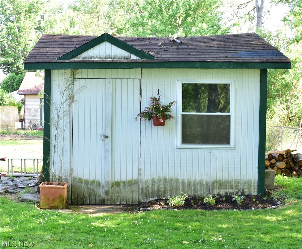 1392 Gordon Road Lyndhurst, OH 44124 - Photo 35 of 35
