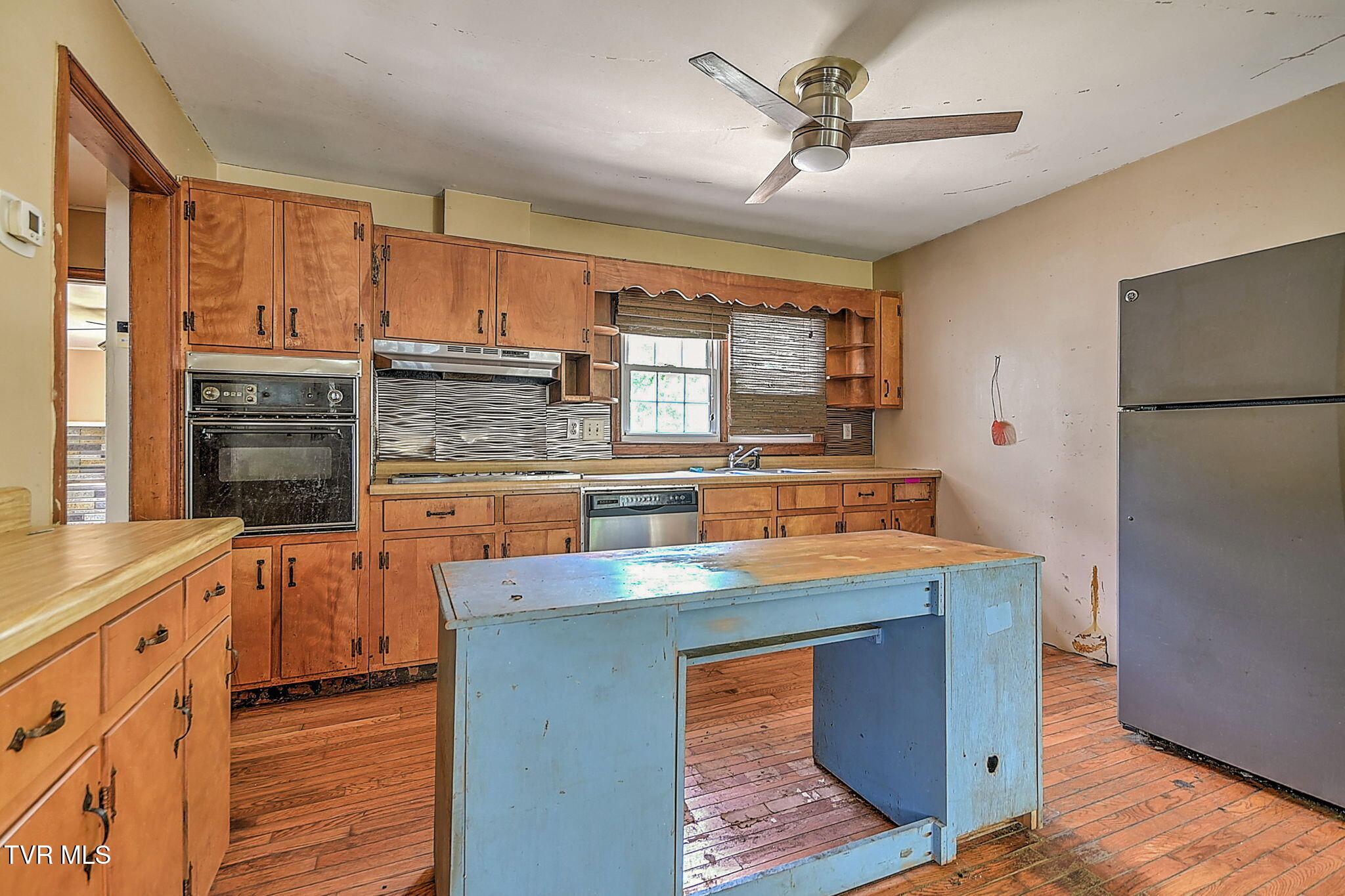 412 South Main Street Elizabethton, TN 37643 - Photo 28 of 34 8-web-or-mls-412 S Main JH-9