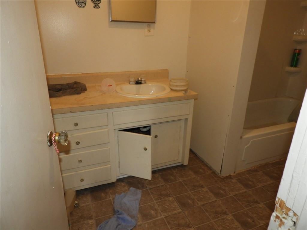 908 Walnut Street Anderson, IN 46012 - Photo 30 of 32