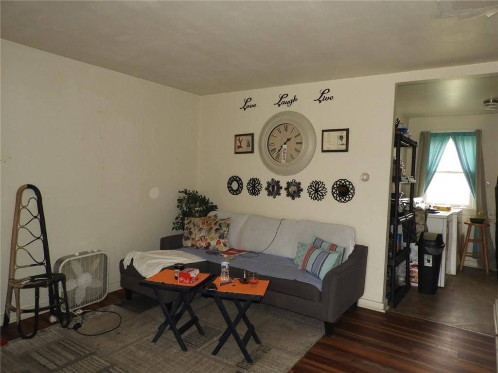 908 Walnut Street Anderson, IN 46012 - Photo 3 of 32