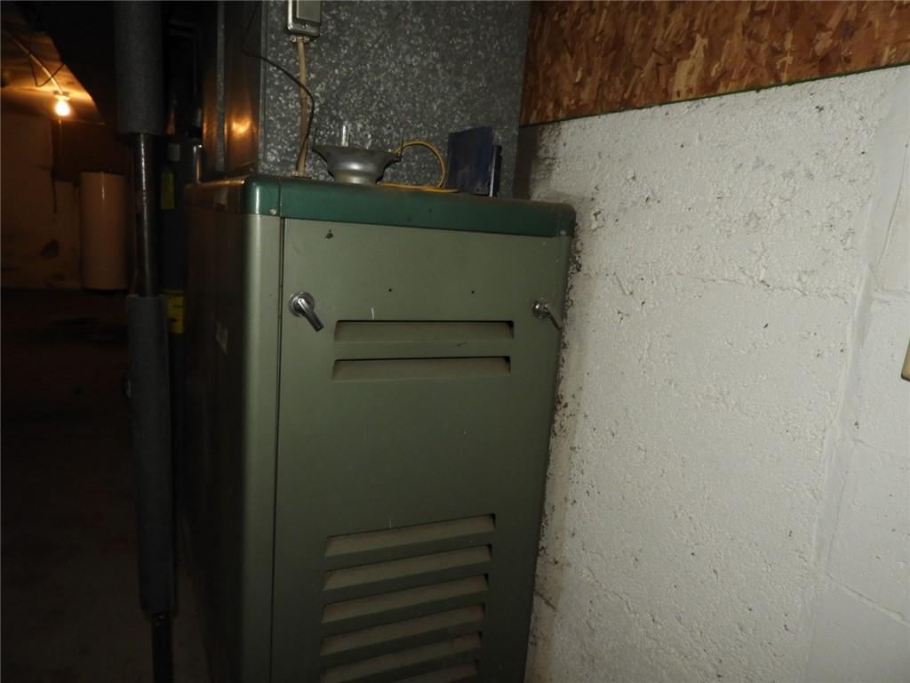 908 Walnut Street Anderson, IN 46012 - Photo 8 of 32