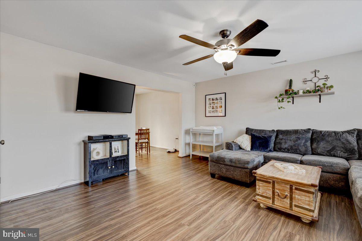 1604 Knoxville Road Edgewater, MD 21037 - Photo 1 of 33 Wide open living room