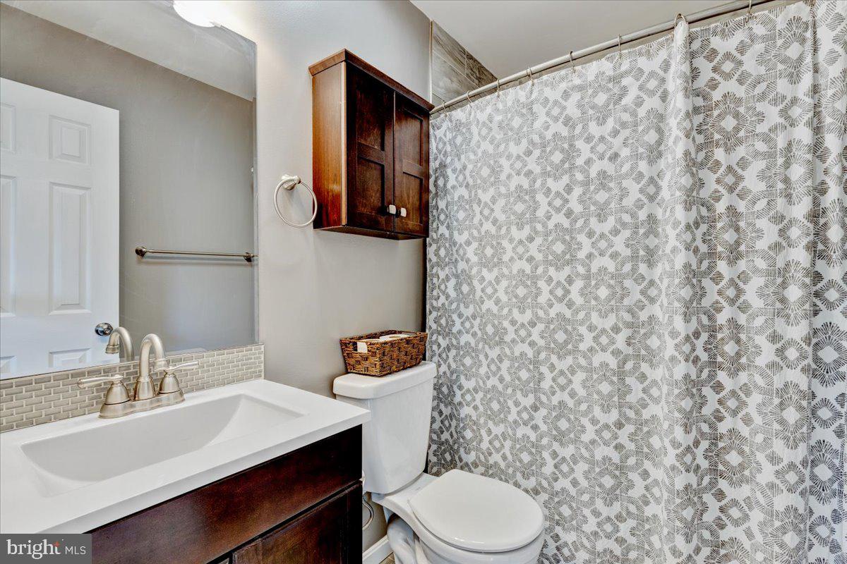 1604 Knoxville Road Edgewater, MD 21037 - Photo 22 of 33 Updated bath