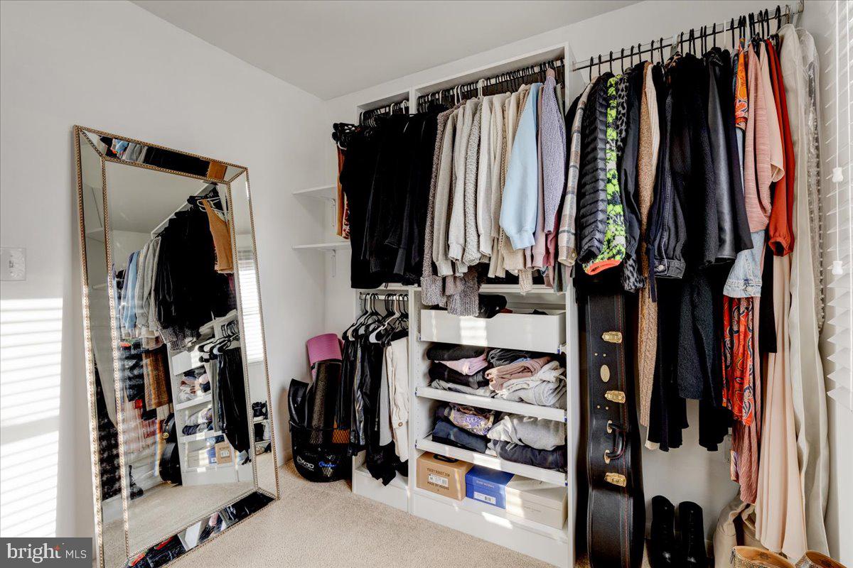 1604 Knoxville Road Edgewater, MD 21037 - Photo 24 of 33 Huge Walk in Closet