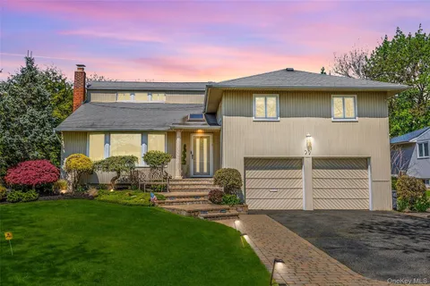 $1,699,999 | 77 Lake Drive, Manhasset Hills, NY 11040