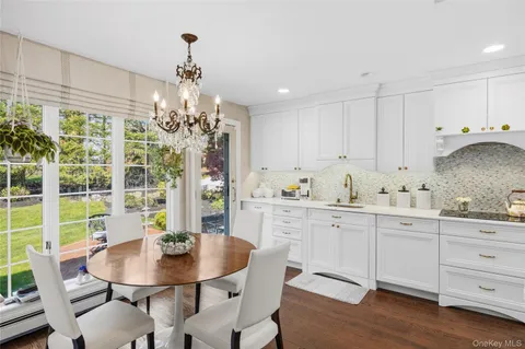 $1,699,999 | 77 Lake Drive, Manhasset Hills, NY 11040