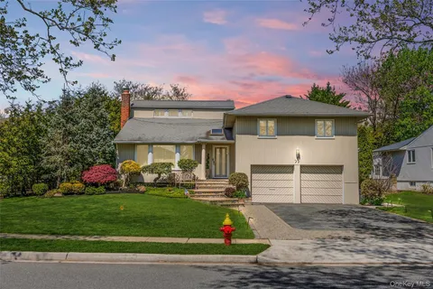 $1,699,999 | 77 Lake Drive, Manhasset Hills, NY 11040