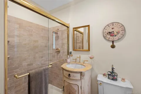 $1,699,999 | 77 Lake Drive, Manhasset Hills, NY 11040