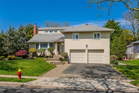 $1,699,999 | 77 Lake Drive, Manhasset Hills, NY 11040