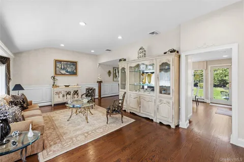 $1,699,999 | 77 Lake Drive, Manhasset Hills, NY 11040