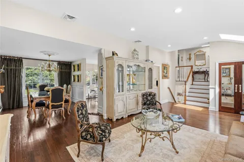$1,699,999 | 77 Lake Drive, Manhasset Hills, NY 11040
