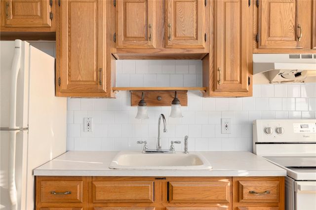 $1,600 | 9 Covell Street, Unit 3, Newport, RI 02840