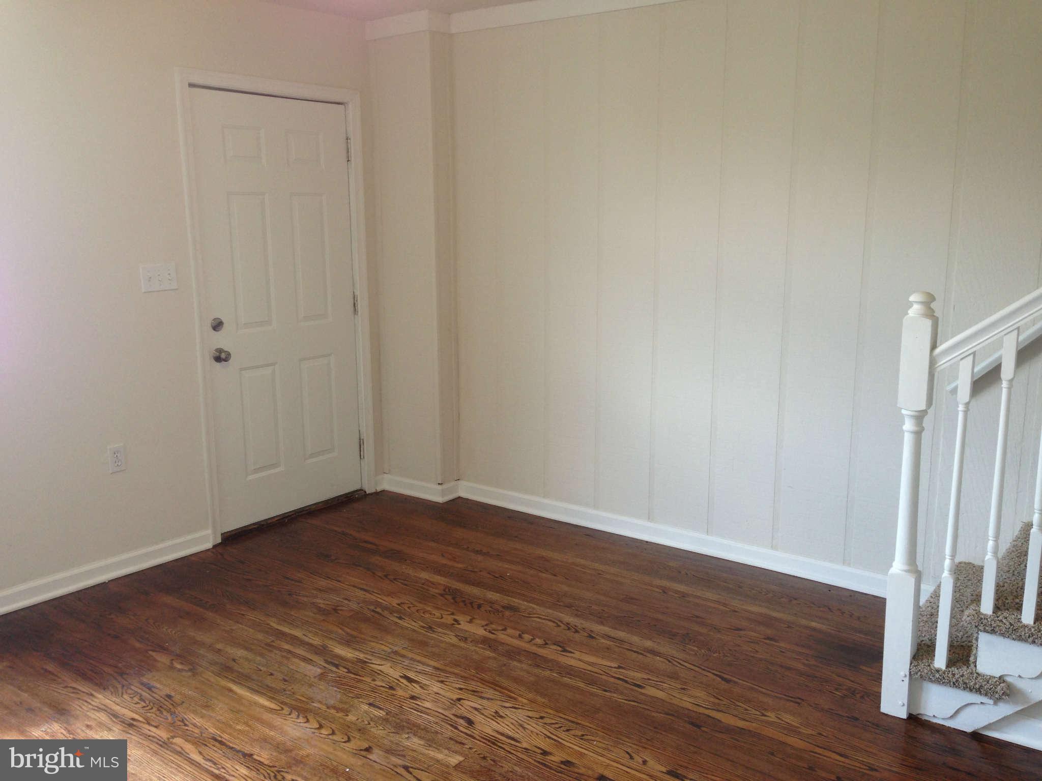 316 Old Riverside Road Baltimore, MD 21225 - Photo 3 of 12 Living Room