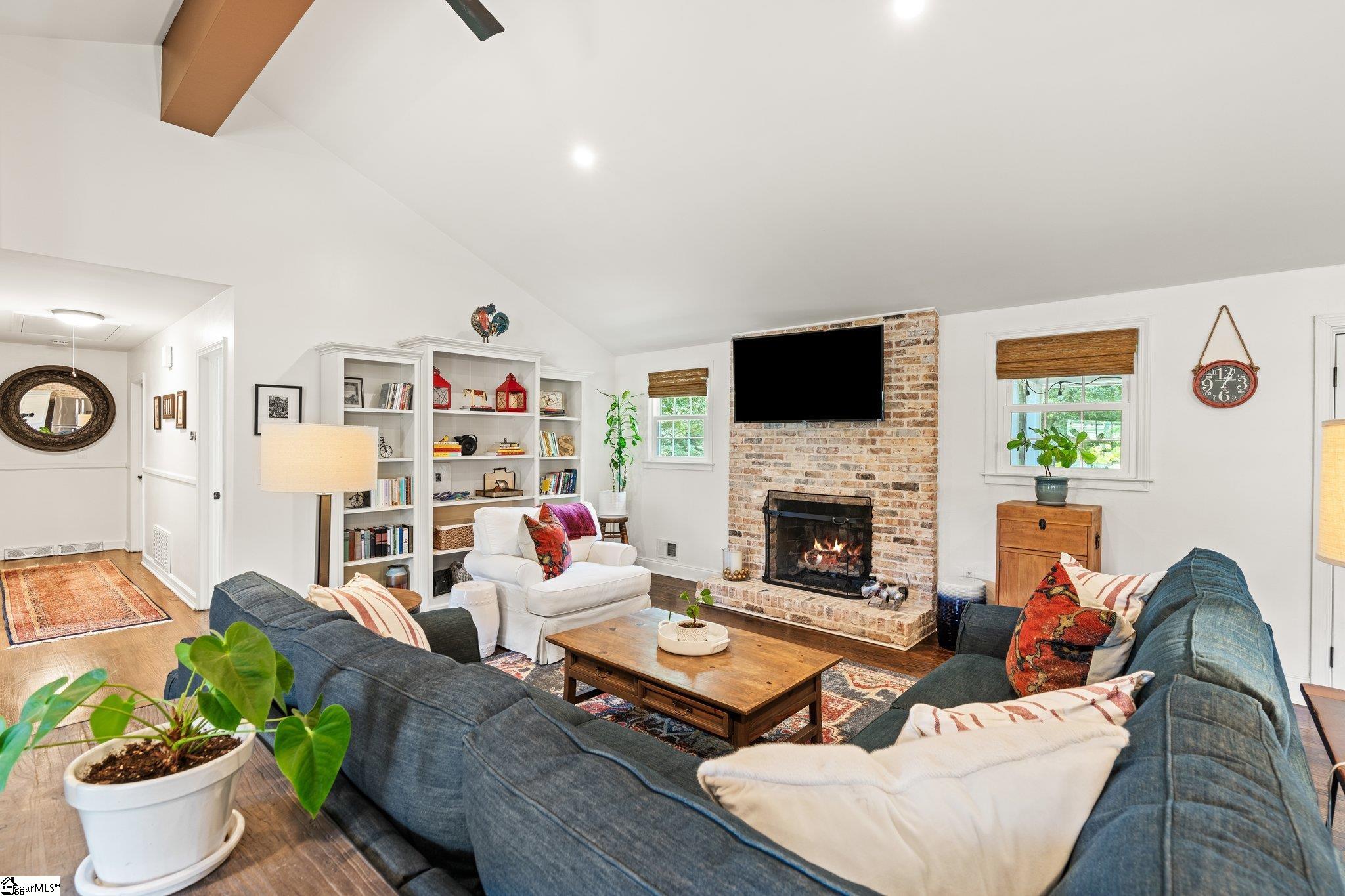310 Rollingreen Road Greenville, SC 29615 - Photo 7 of 30 Gallery Image 7