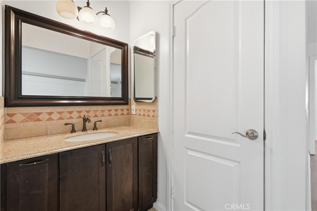 18630 Nau Avenue Porter Ranch, CA 91326 - Photo 28 of 35 Primary bathroom