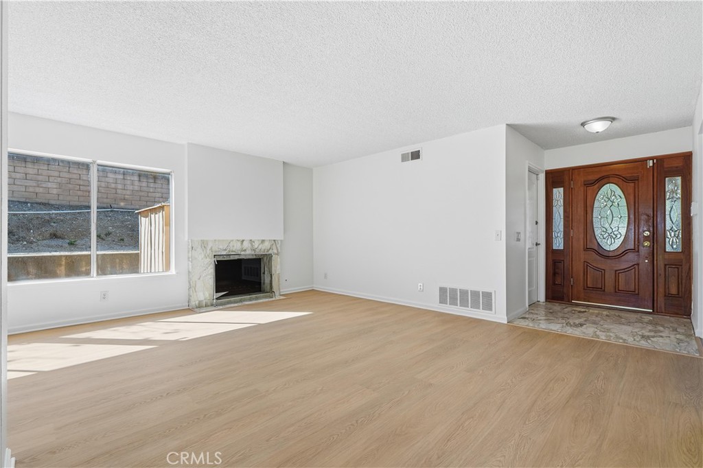 18630 Nau Avenue Porter Ranch, CA 91326 - Photo 5 of 35