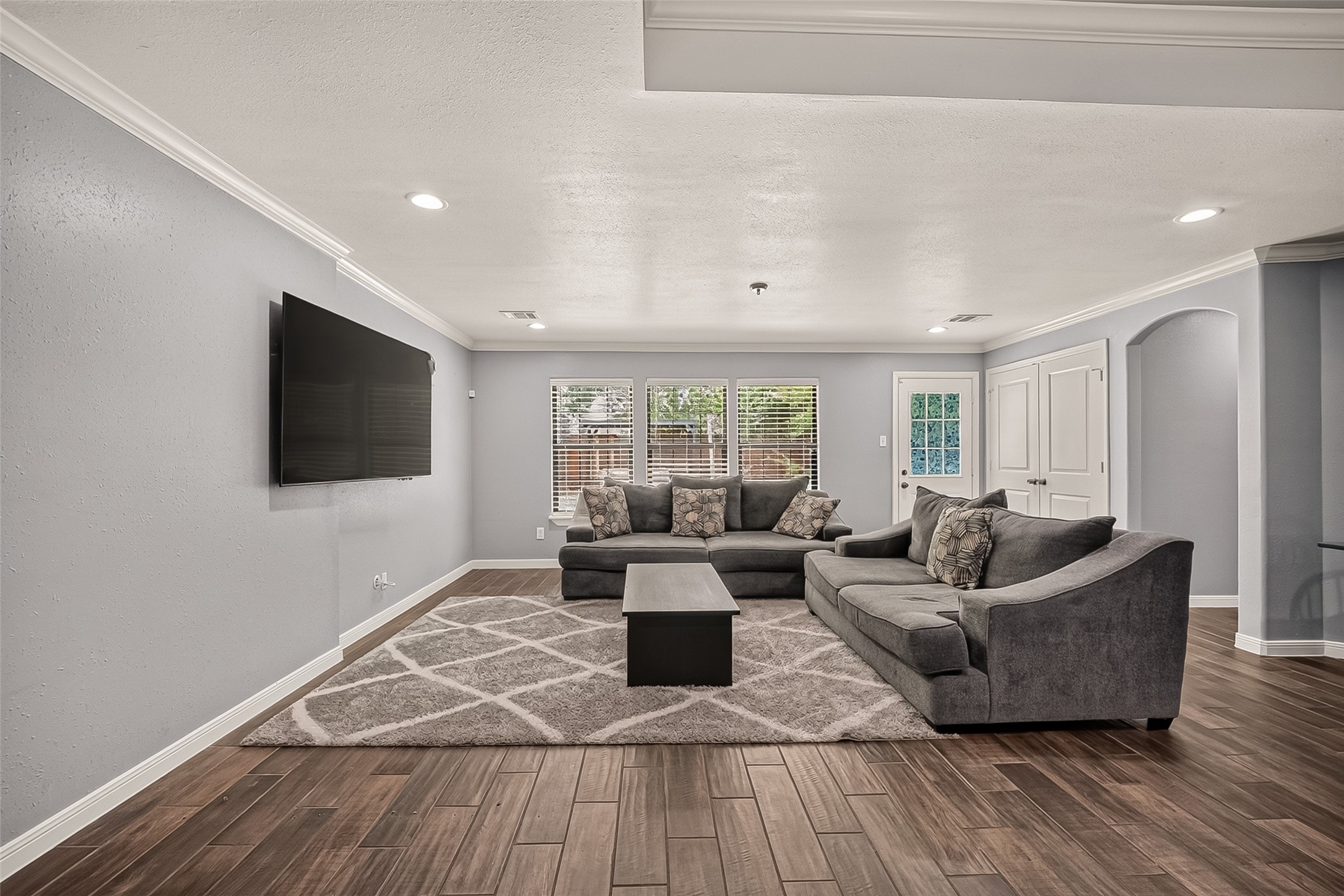 810 Creager Street Houston, TX 77034 - Photo 8 of 34