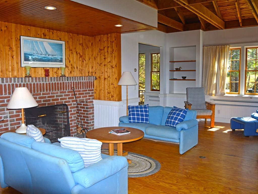 46 South Shore Road Northeast Harbor, ME 04662 - Photo 27 of 32 The Crow's Nest guest house: sitting...