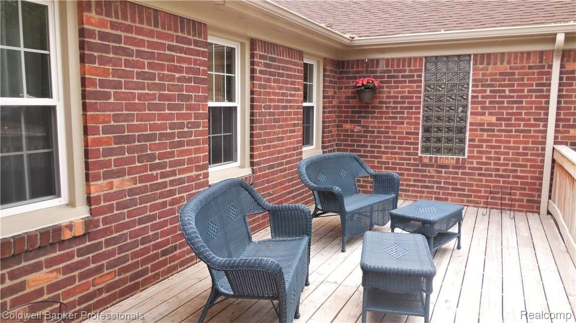 9659 Wayne Road Livonia, MI 48150 - Photo 3 of 29 002.1 Front Porch