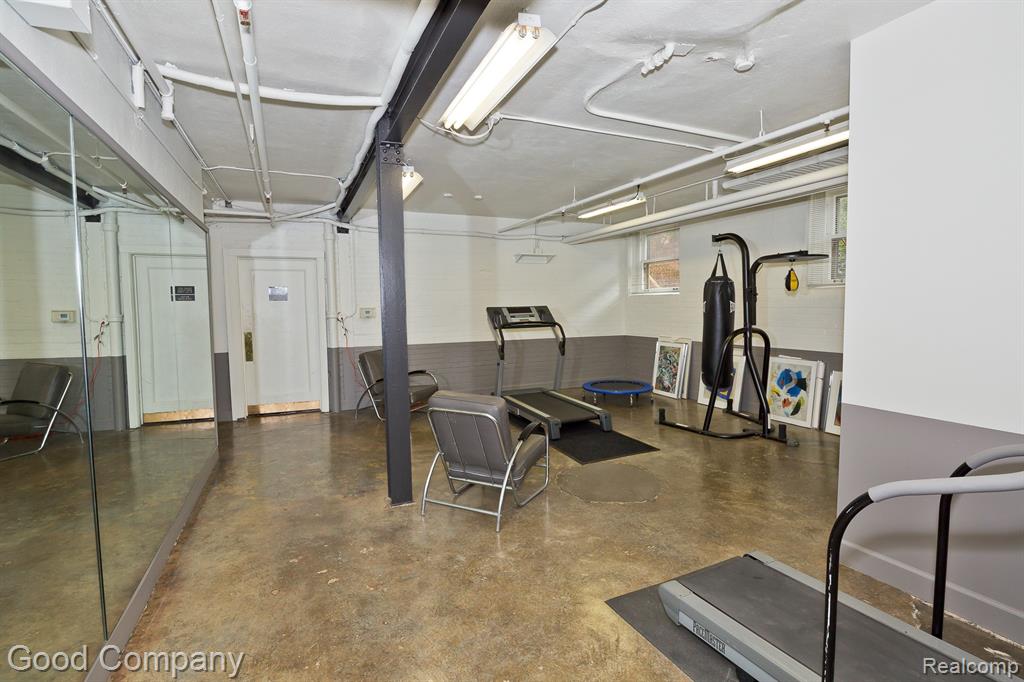 327 Southfield Road, Unit 3BS Birmingham, MI 48009 - Photo 47 of 51