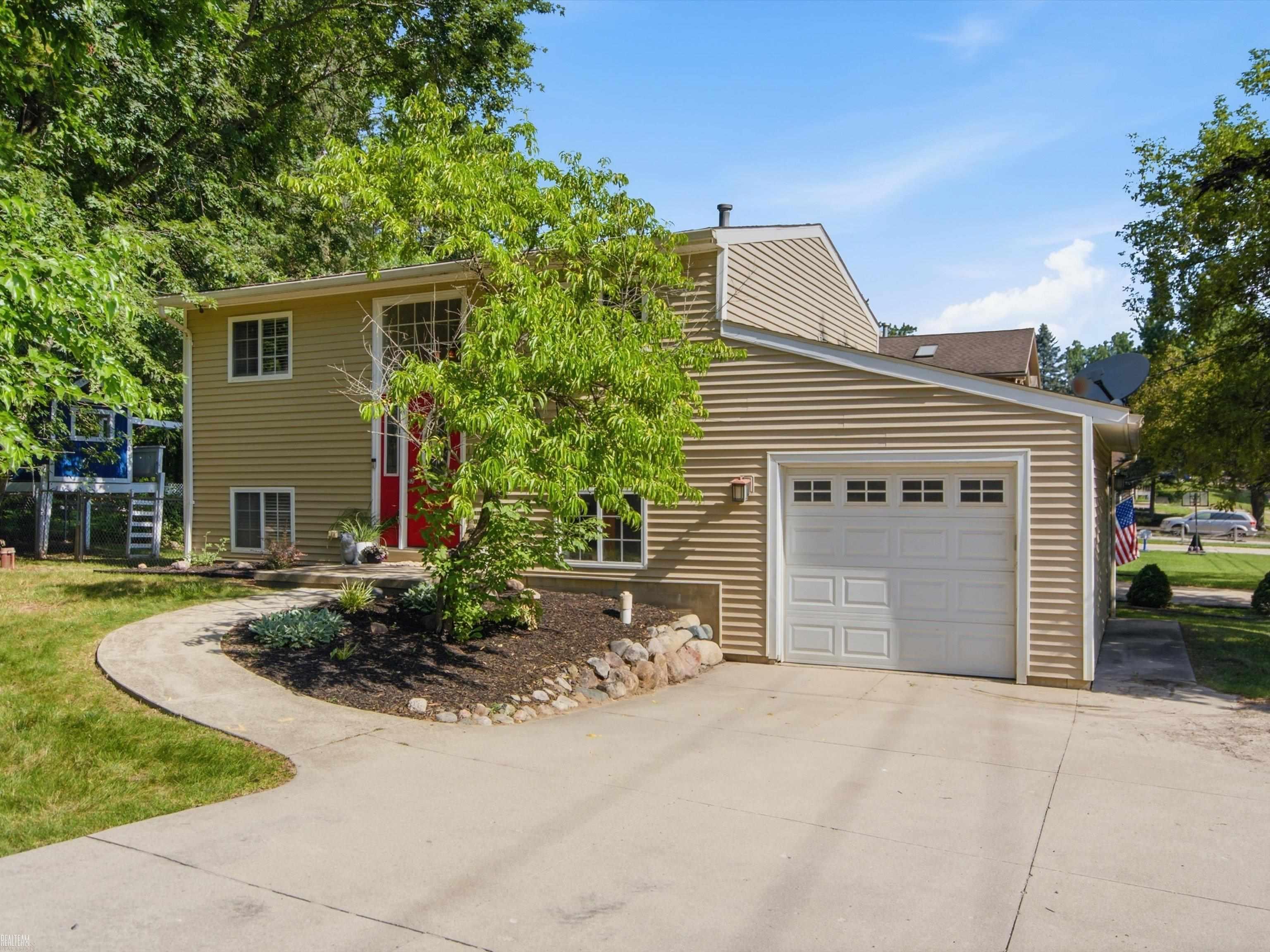715 North Conklin Road Lake Orion, MI 48362 - Photo 32 of 54 Gallery Image 32