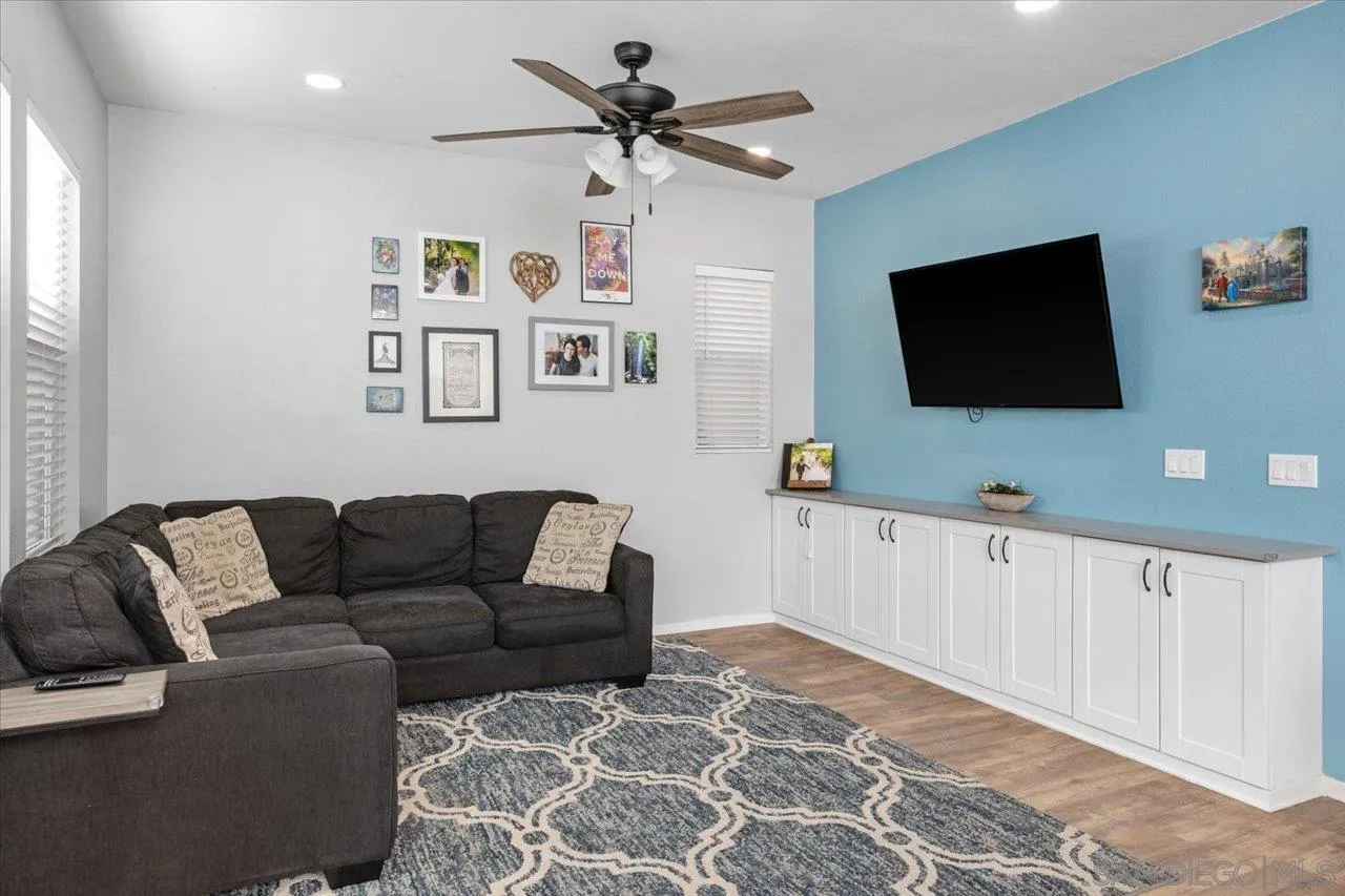 13642 Gray Hawk Way Valley Center, CA 92082 - Photo 5 of 25