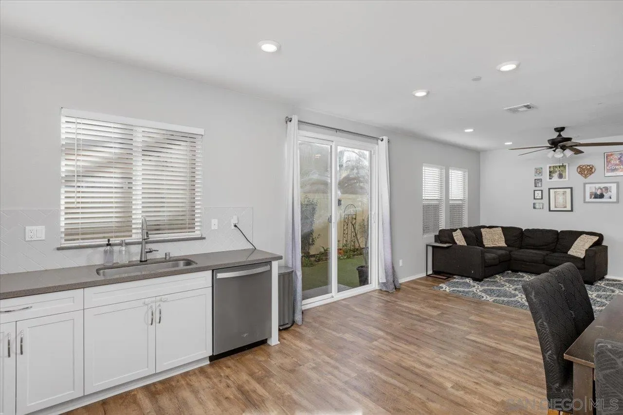 13642 Gray Hawk Way Valley Center, CA 92082 - Photo 10 of 25