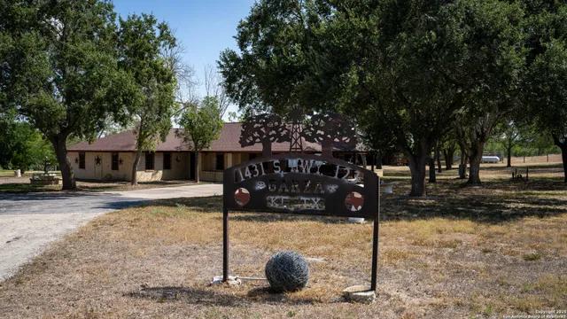 $625,000 | 1431 Highway 123, Karnes City, TX 78118