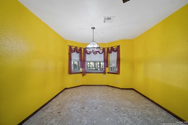 $625,000 | 1431 Highway 123, Karnes City, TX 78118