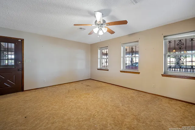 $625,000 | 1431 Highway 123, Karnes City, TX 78118