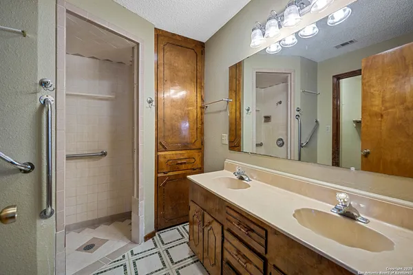 $625,000 | 1431 Highway 123, Karnes City, TX 78118