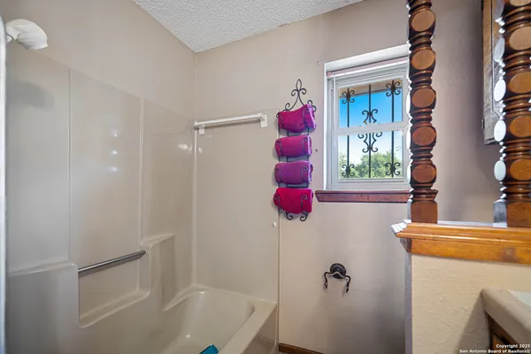 $625,000 | 1431 Highway 123, Karnes City, TX 78118