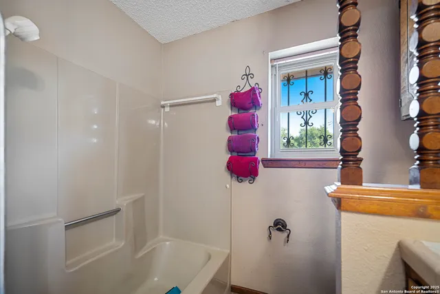 $625,000 | 1431 Highway 123, Karnes City, TX 78118