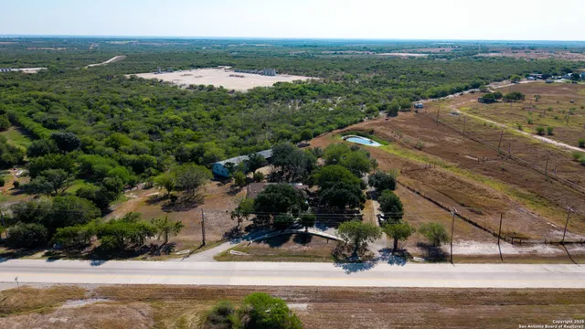 $625,000 | 1431 Highway 123, Karnes City, TX 78118