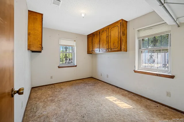 $625,000 | 1431 Highway 123, Karnes City, TX 78118