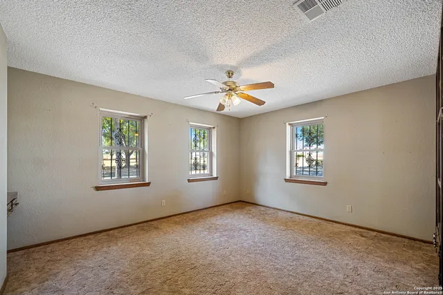 $625,000 | 1431 Highway 123, Karnes City, TX 78118