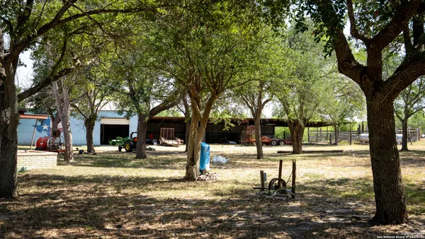 $625,000 | 1431 Highway 123, Karnes City, TX 78118