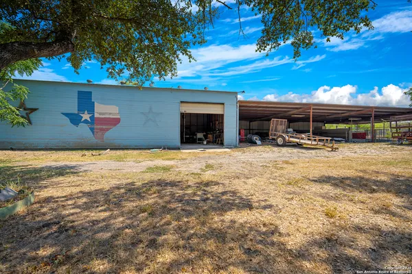 $625,000 | 1431 Highway 123, Karnes City, TX 78118