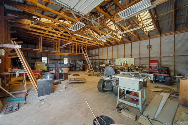 $625,000 | 1431 Highway 123, Karnes City, TX 78118