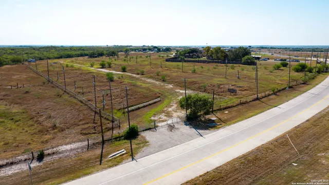 $625,000 | 1431 Highway 123, Karnes City, TX 78118