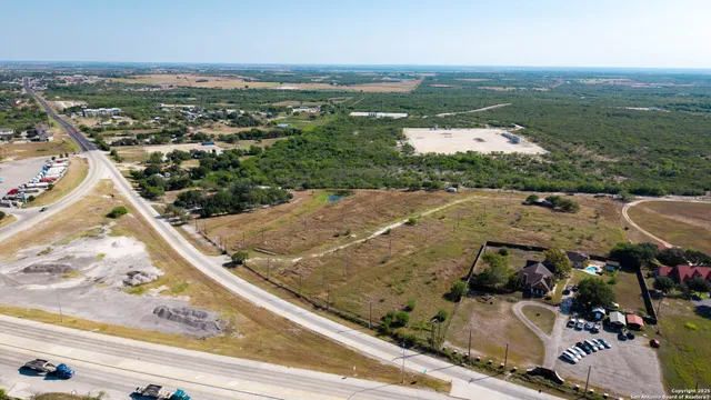 $625,000 | 1431 Highway 123, Karnes City, TX 78118
