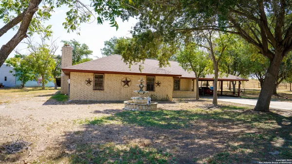 $625,000 | 1431 Highway 123, Karnes City, TX 78118
