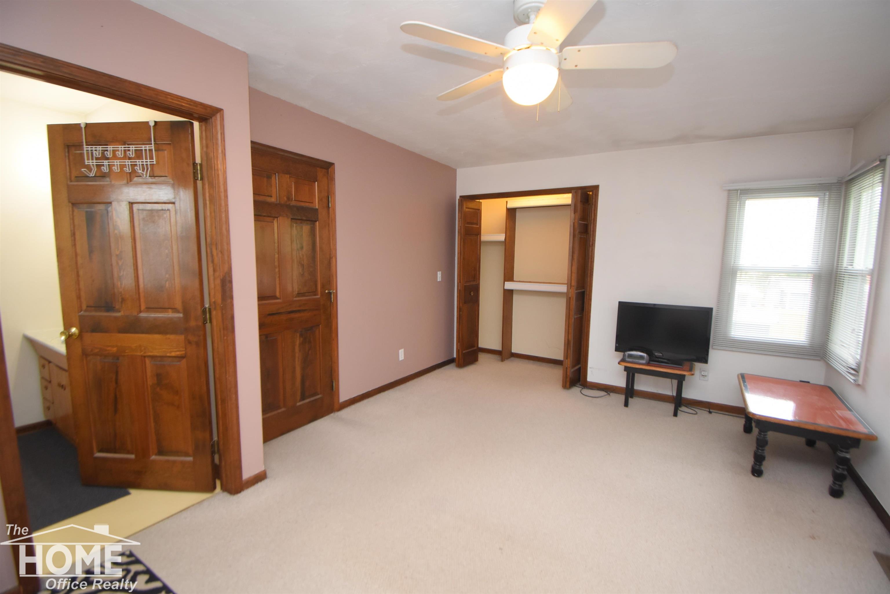 622 Keyte Street Owosso, MI 48867 - Photo 17 of 26 50116555-16.JPG