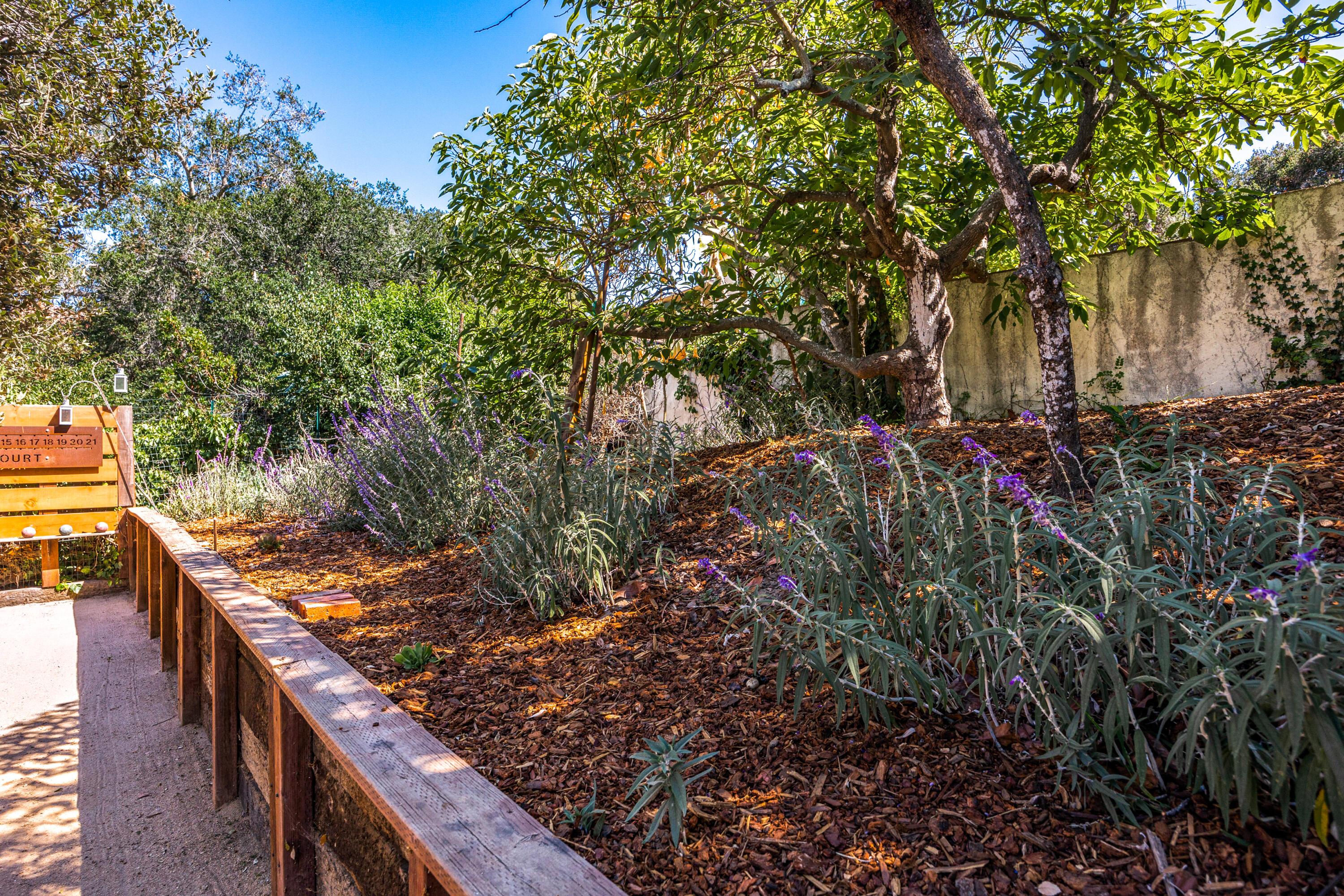 1723 Hillside Road Santa Barbara, CA 93101 - Photo 39 of 53 40