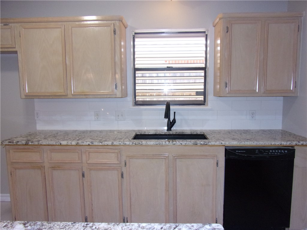 4217 Ridge View Drive Corpus Christi, TX 78413 - Photo 14 of 31