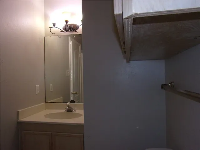 $1,900 | 4217 Ridge View Drive, Corpus Christi, TX 78413