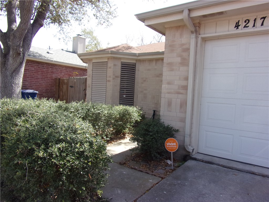 4217 Ridge View Drive Corpus Christi, TX 78413 - Photo 3 of 31