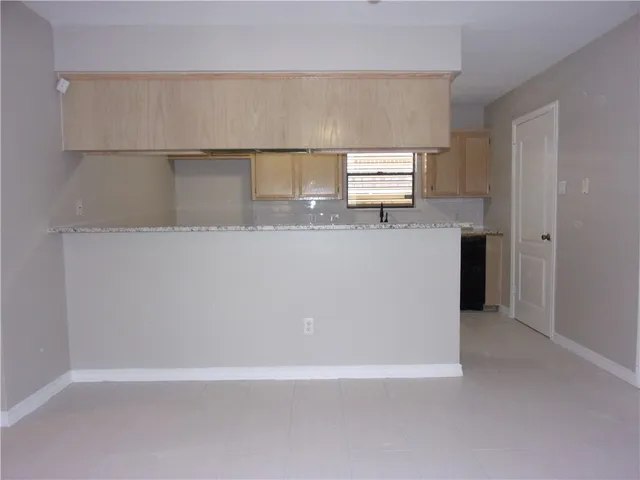 $1,900 | 4217 Ridge View Drive, Corpus Christi, TX 78413